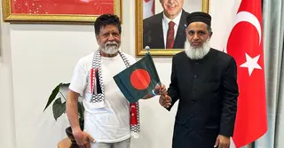 ড. ইউনূসকে ধন্যবাদ জানালেন শহিদুল আলম